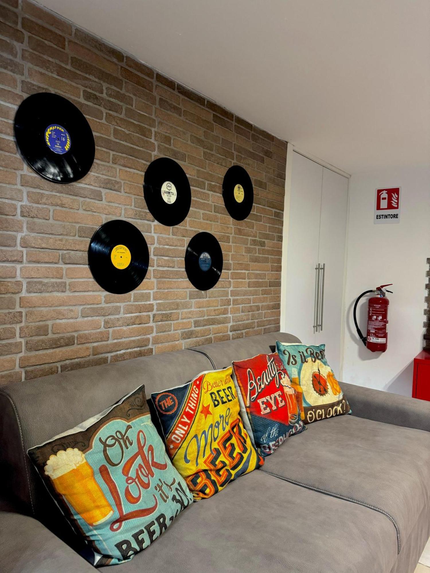 شقة Frizzi & Lazzi House نابولي المظهر الخارجي الصورة